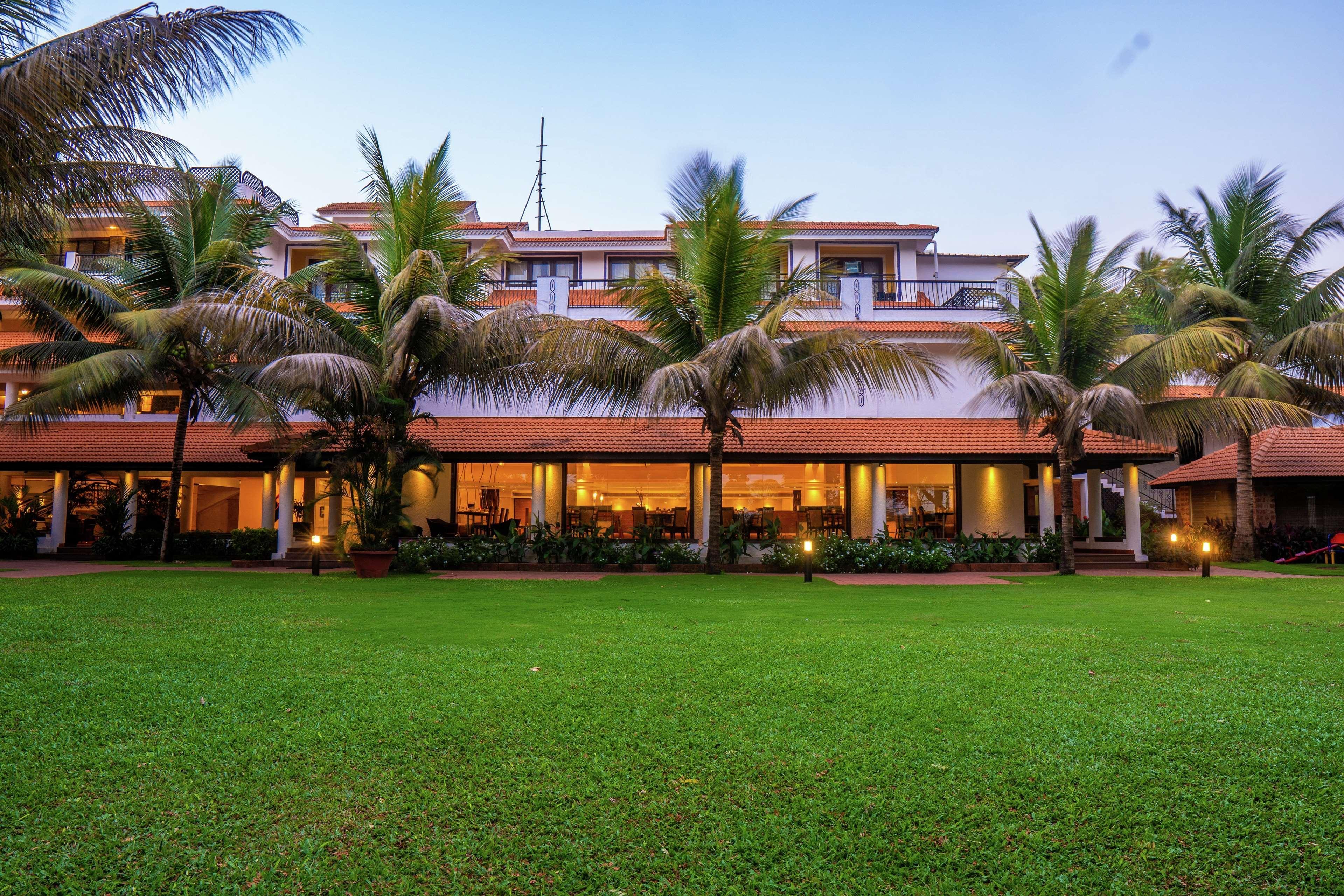 Doubletree By Hilton Hotel Goa - Arpora - Baga Bagian luar foto