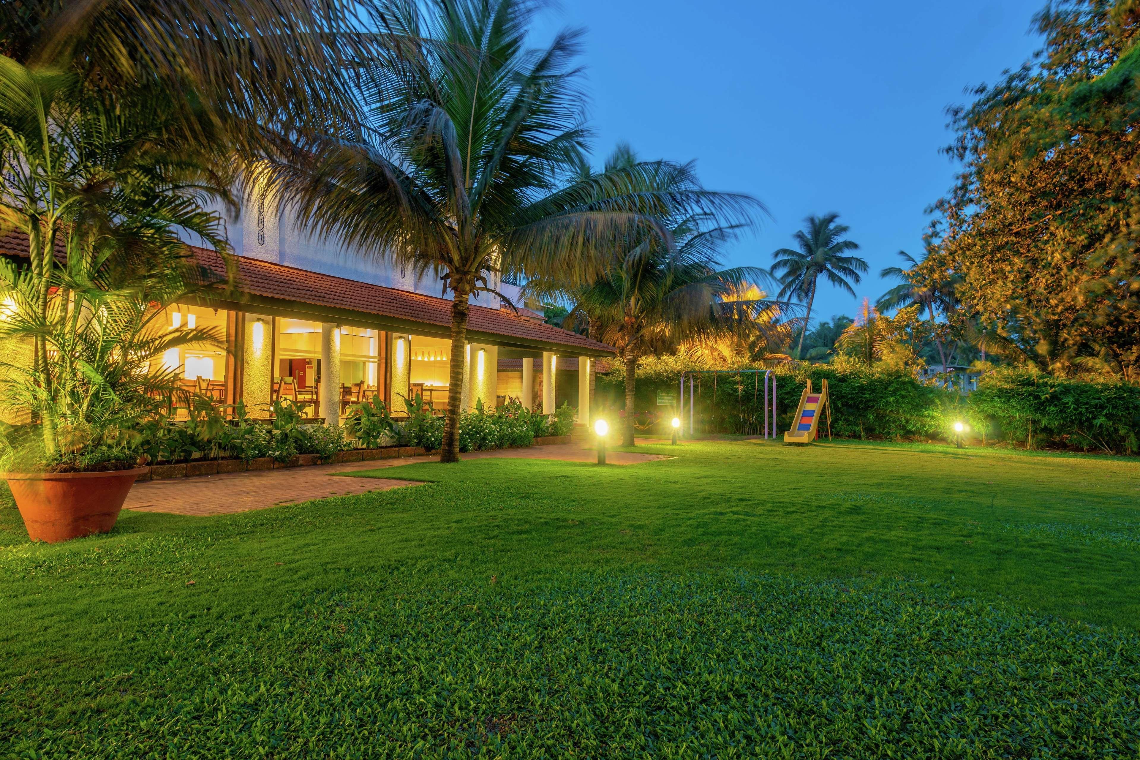Doubletree By Hilton Hotel Goa - Arpora - Baga Bagian luar foto