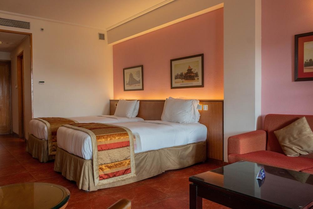 Doubletree By Hilton Hotel Goa - Arpora - Baga Bagian luar foto